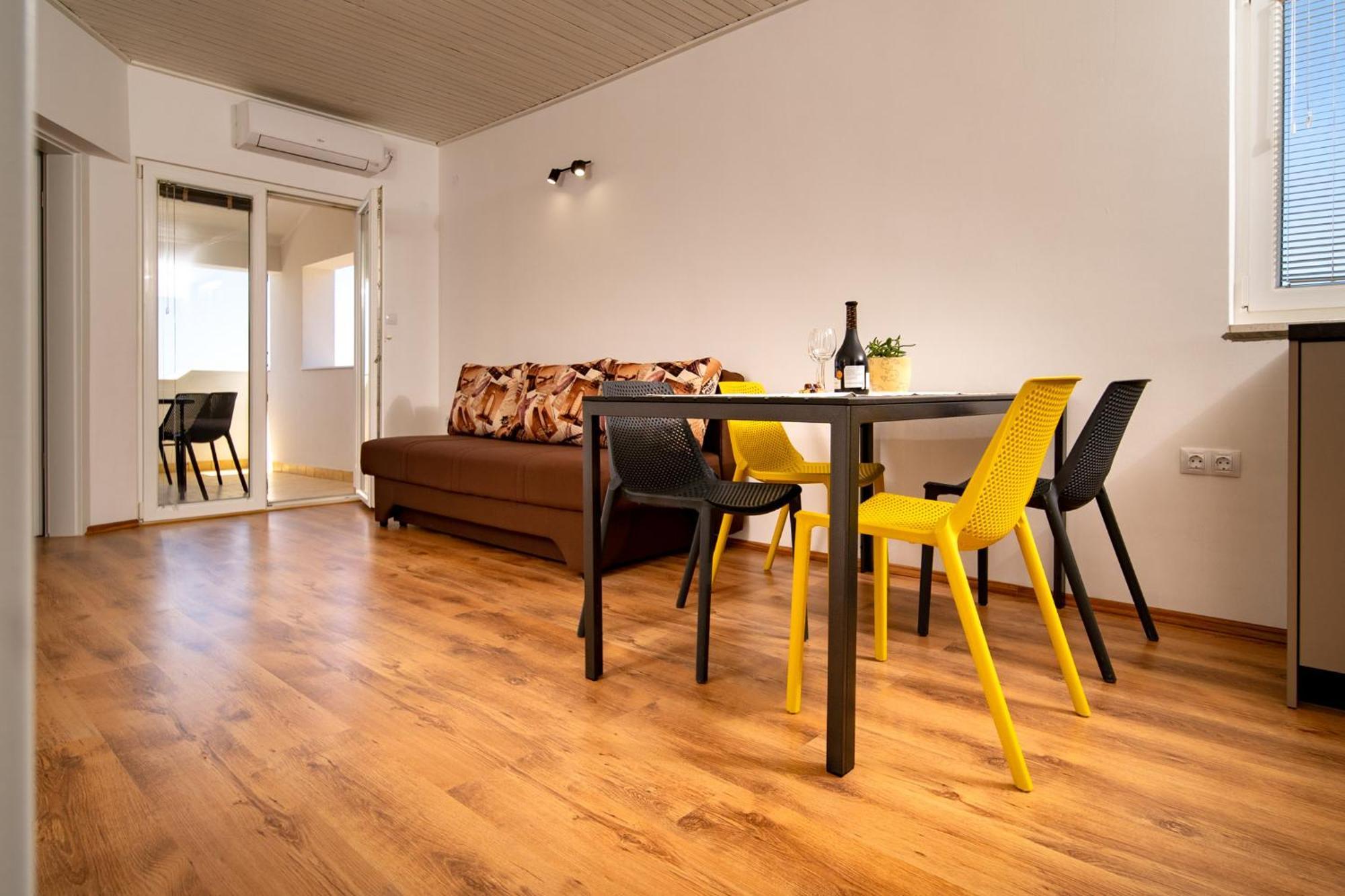 Apartments & Rooms Fam Ribaric Banjol Ngoại thất bức ảnh