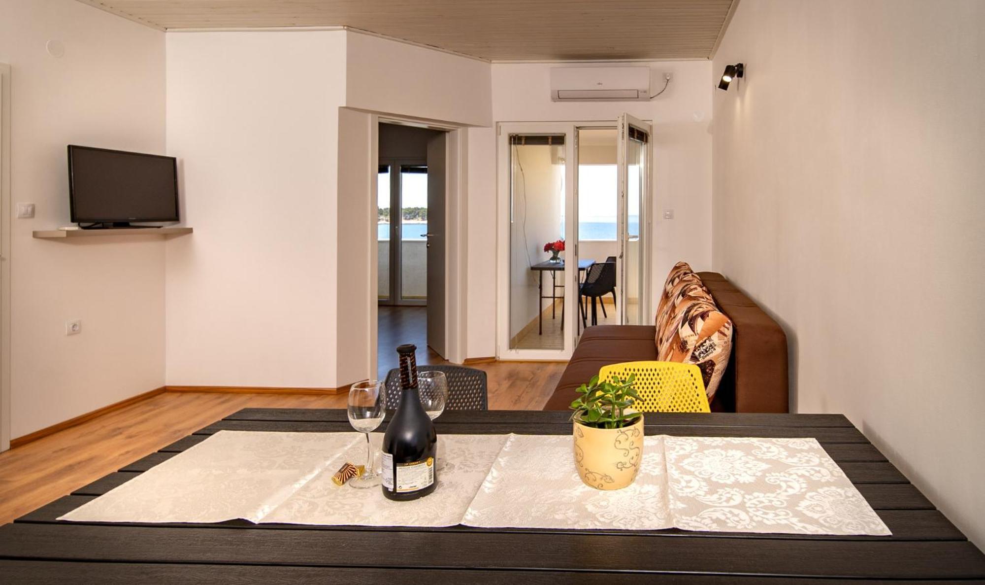 Apartments & Rooms Fam Ribaric Banjol Ngoại thất bức ảnh