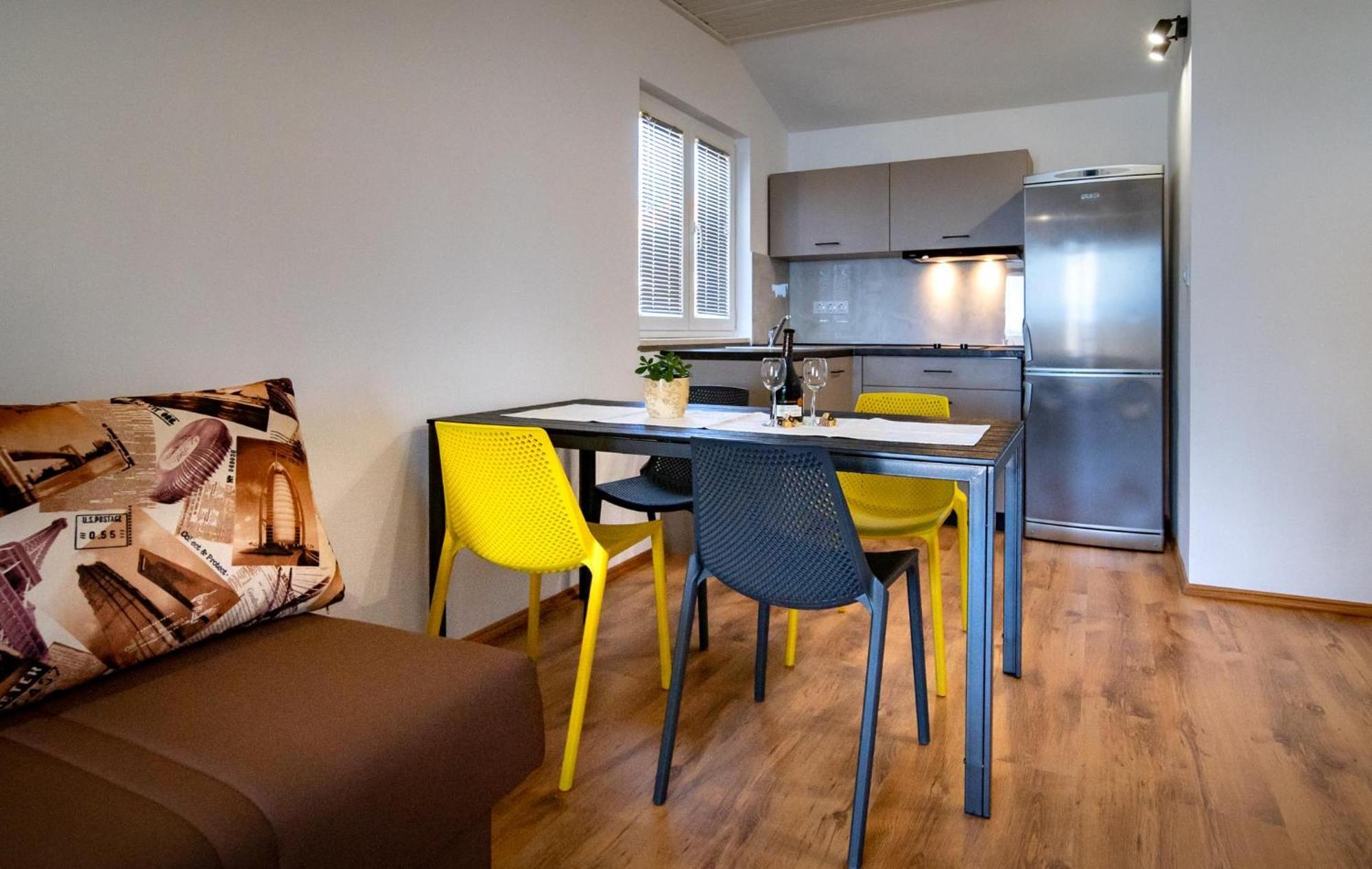 Apartments & Rooms Fam Ribaric Banjol Ngoại thất bức ảnh
