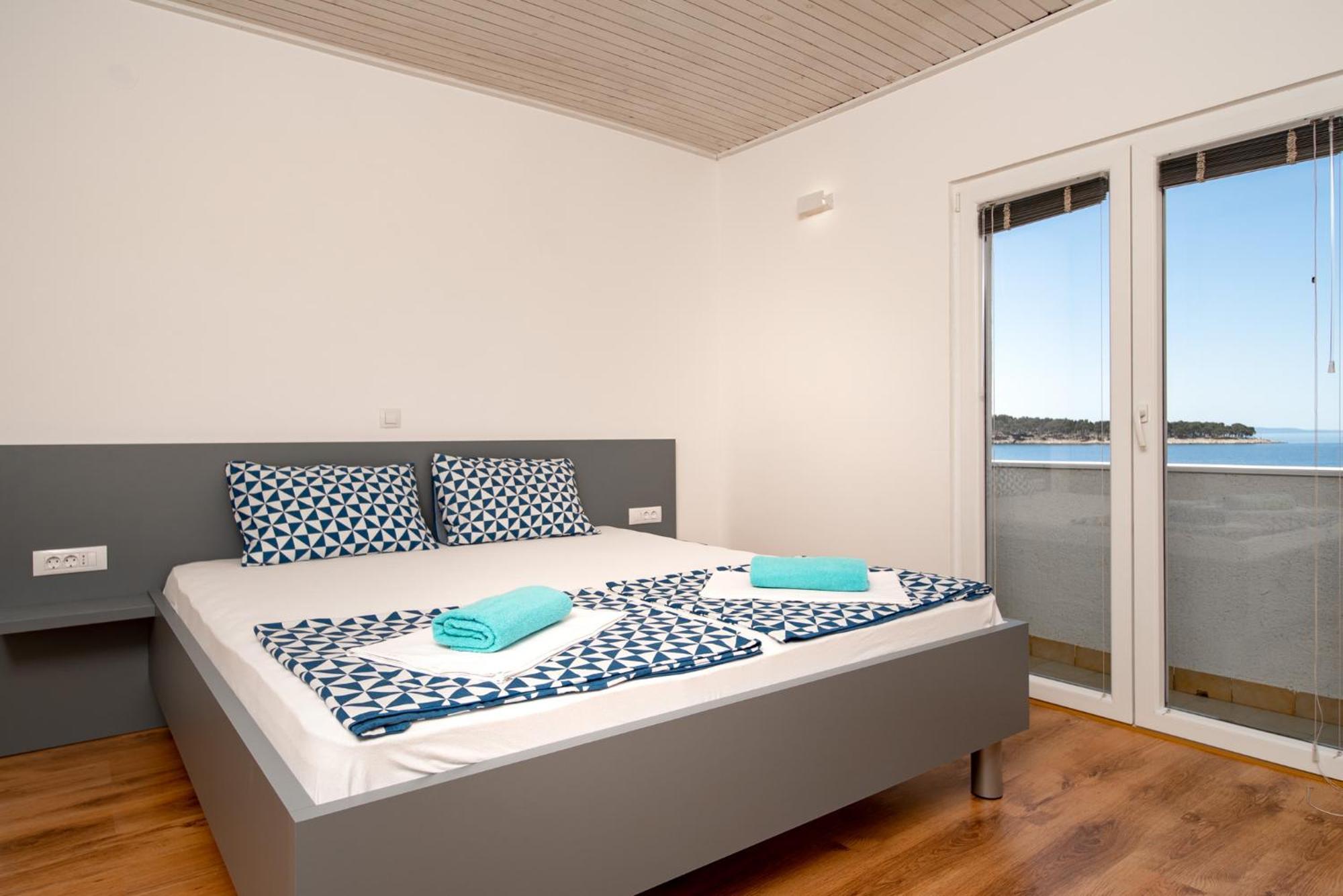 Apartments & Rooms Fam Ribaric Banjol Ngoại thất bức ảnh