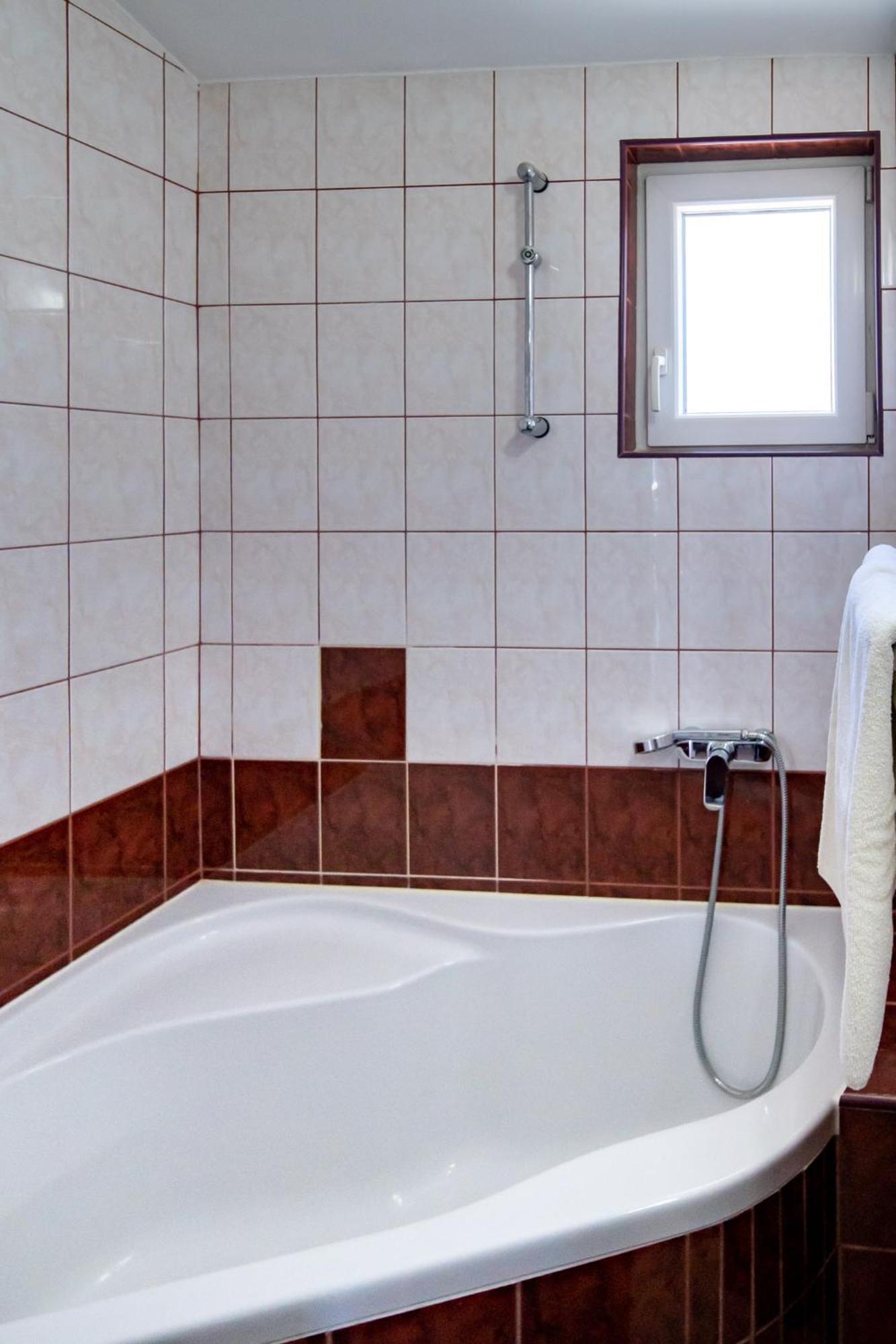 Apartments & Rooms Fam Ribaric Banjol Ngoại thất bức ảnh