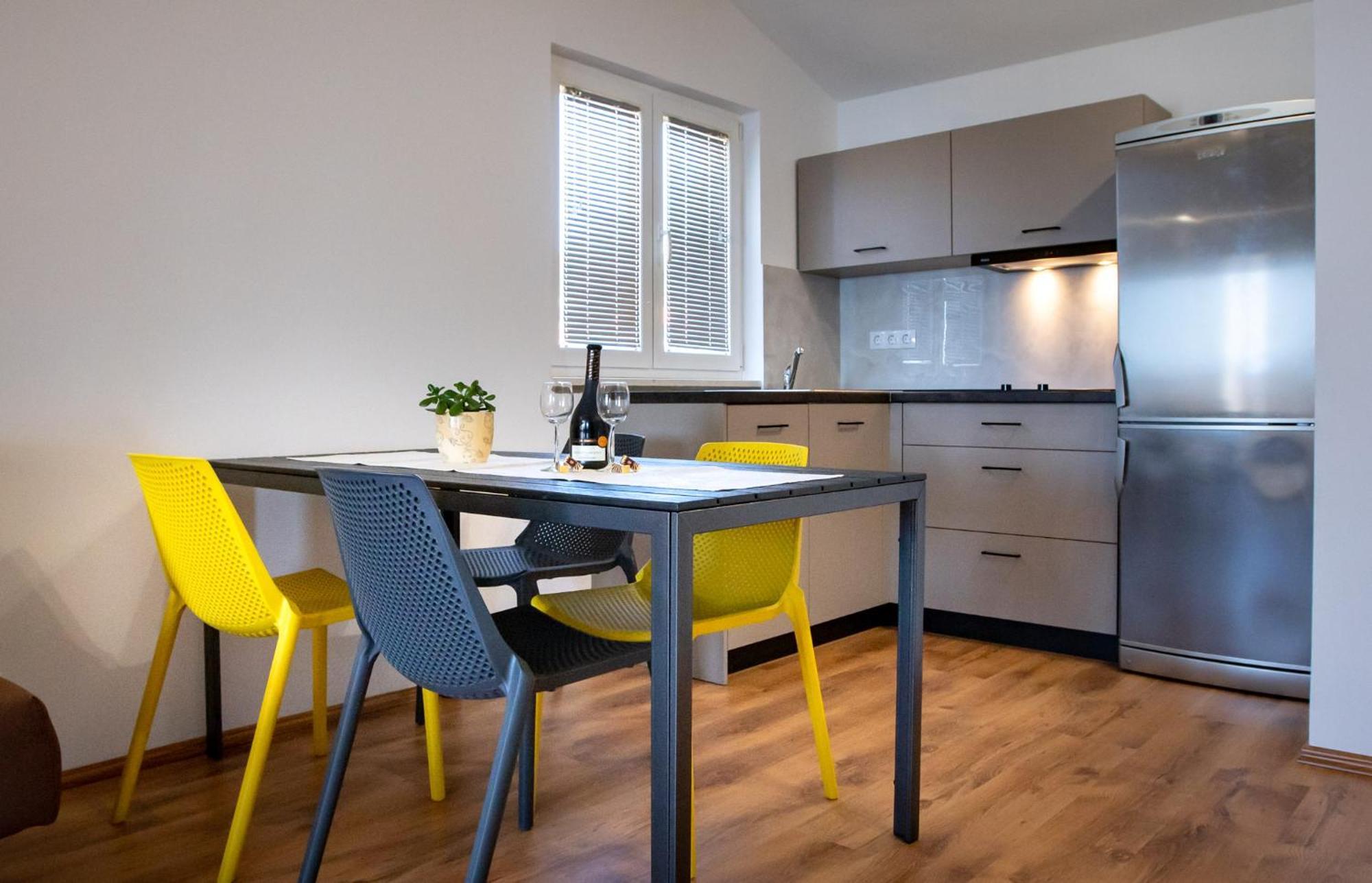 Apartments & Rooms Fam Ribaric Banjol Ngoại thất bức ảnh