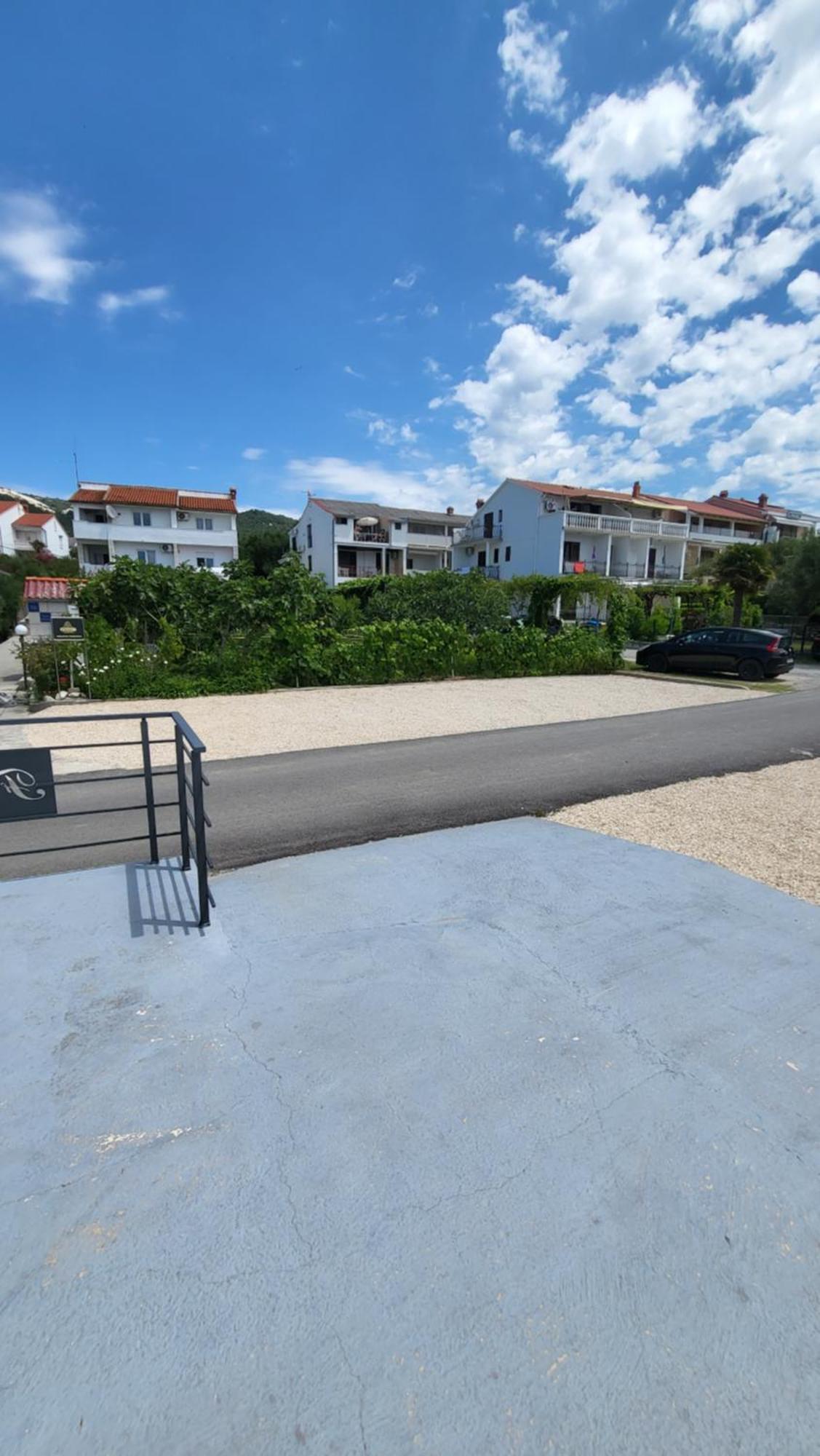 Apartments & Rooms Fam Ribaric Banjol Ngoại thất bức ảnh
