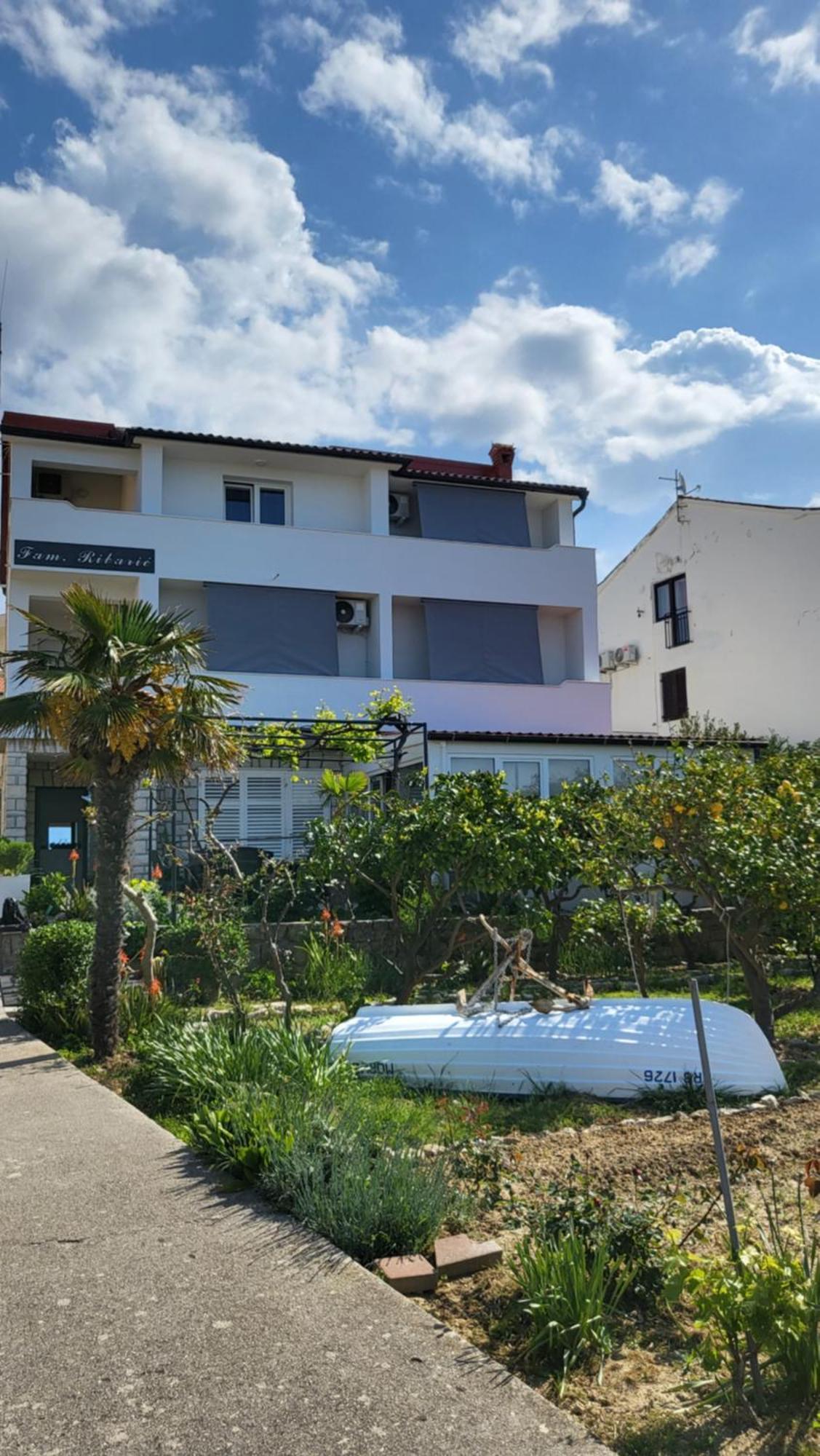 Apartments & Rooms Fam Ribaric Banjol Ngoại thất bức ảnh
