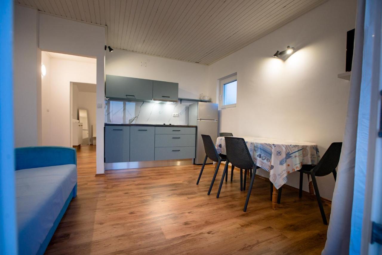Apartments & Rooms Fam Ribaric Banjol Ngoại thất bức ảnh