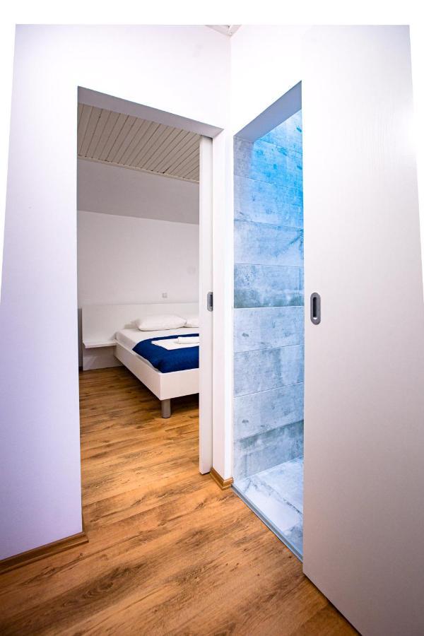 Apartments & Rooms Fam Ribaric Banjol Ngoại thất bức ảnh