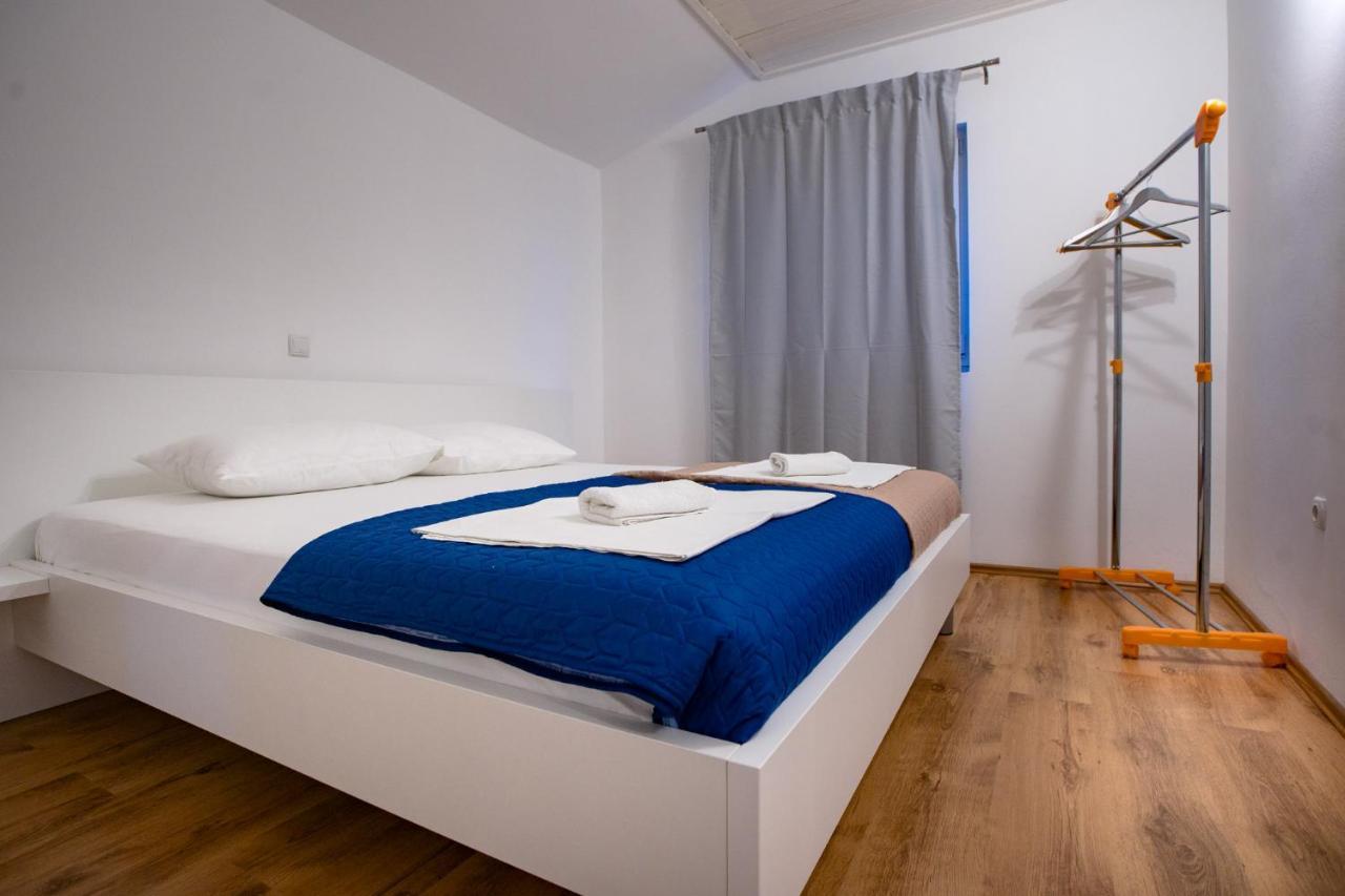 Apartments & Rooms Fam Ribaric Banjol Ngoại thất bức ảnh