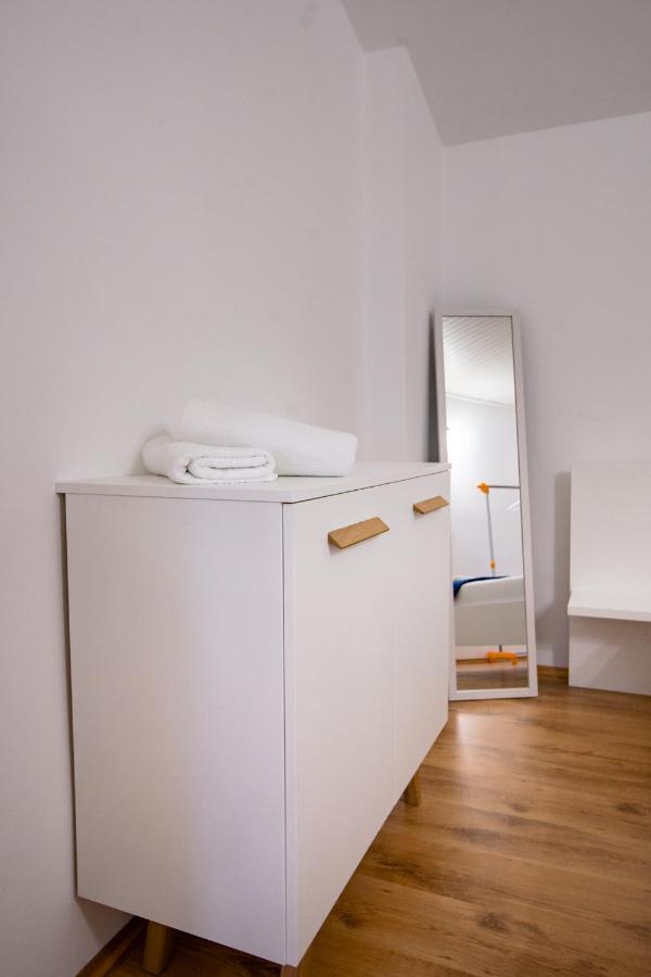 Apartments & Rooms Fam Ribaric Banjol Ngoại thất bức ảnh