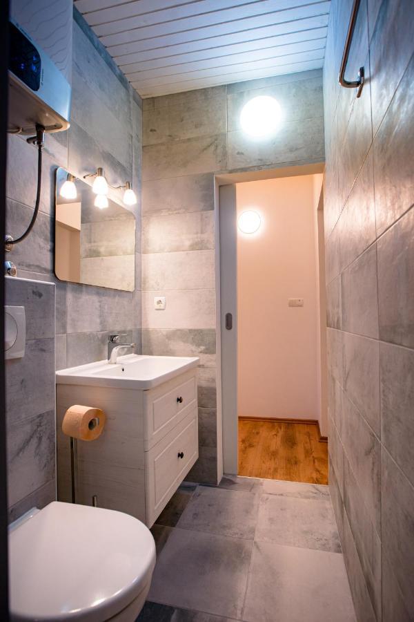 Apartments & Rooms Fam Ribaric Banjol Ngoại thất bức ảnh